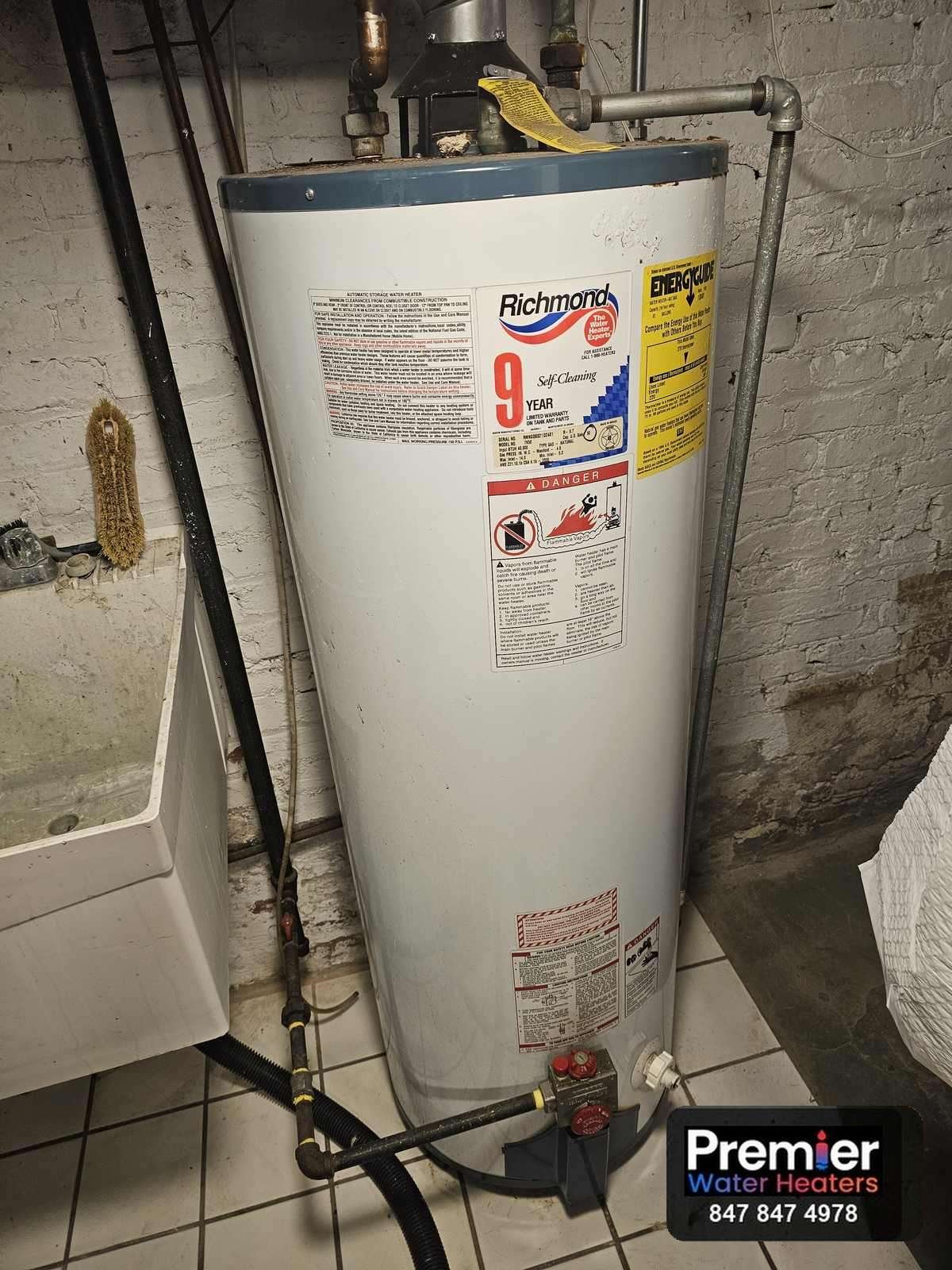 2002 Richmond 50 gallon gas water heater before replacement Palatine IL
